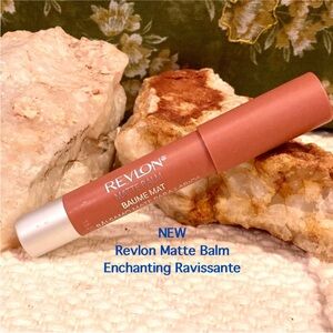 👑🦄NWOT Revlon Matte Balm in Enchanting Ravissante🦄👑